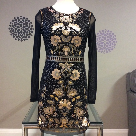 Chelsea & Violet Dresses & Skirts - ✨NWT! Amazing Floral Patterned Sequins Dress
